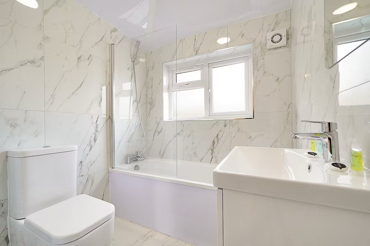 Wembley Oasis — Roomy 4-Bedroom House (Sleeps 14)